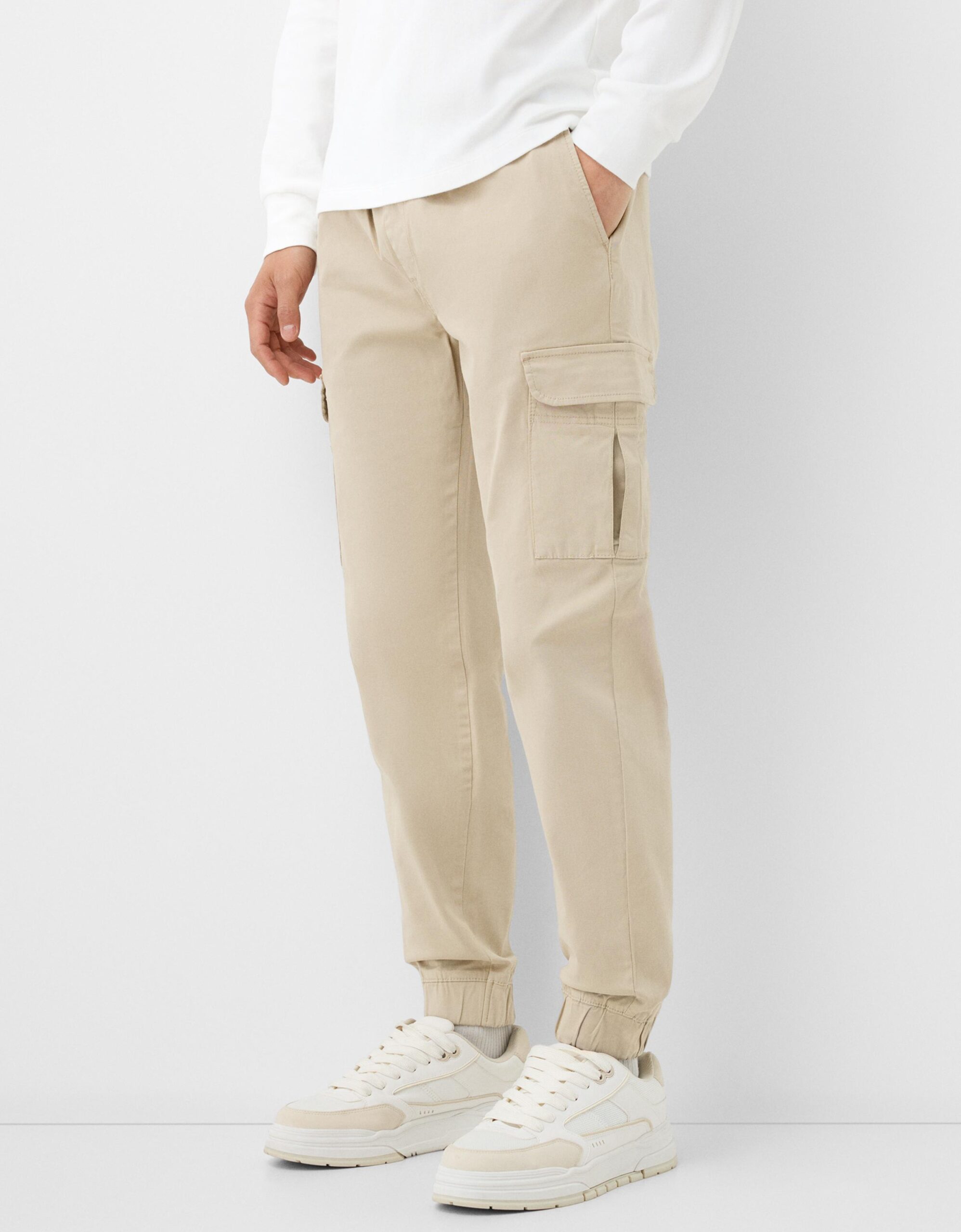 pantalones-bershka-hombre-811huf-1.jpg
