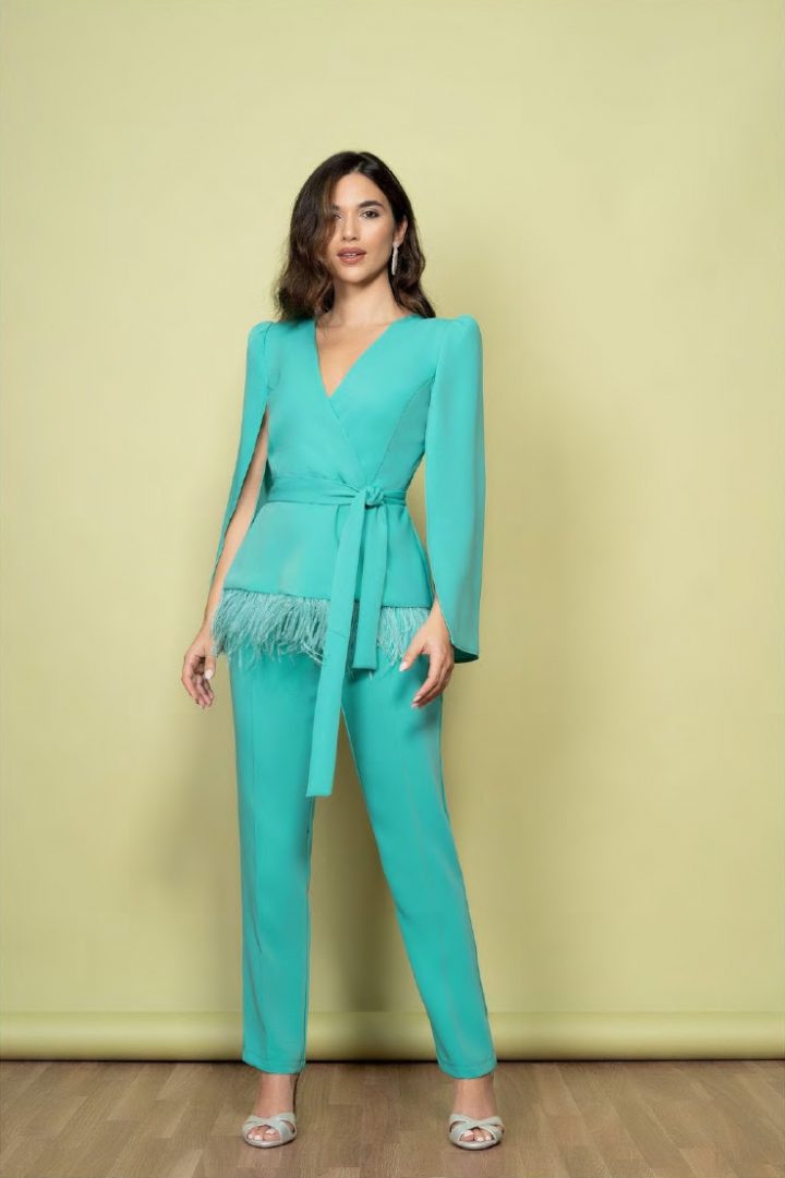 trajes-de-chaqueta-y-pantalon-mujer-para-bodas-309hep.jpg