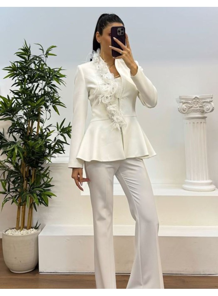 trajes-de-chaqueta-y-pantalon-mujer-para-bodas-462ruu.jpg